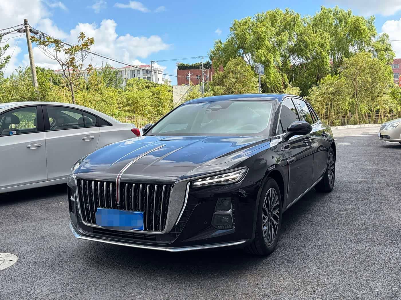 Hongqi H5