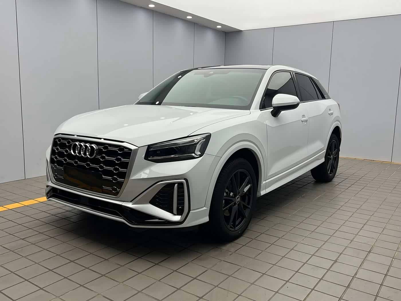 Audi Q2L