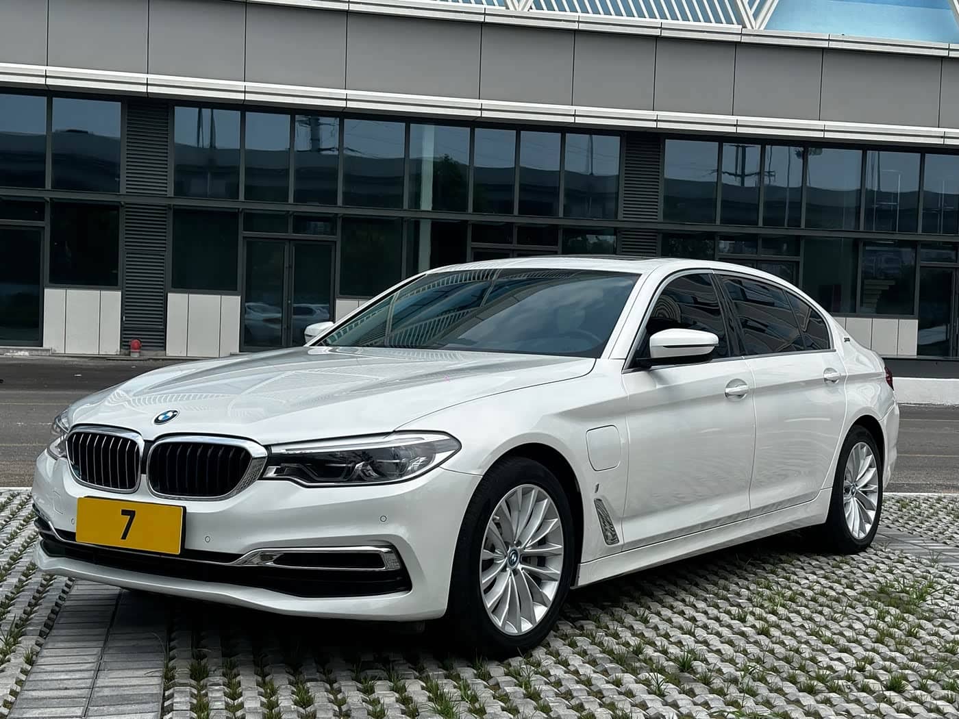 BMW 5 Series New Energy