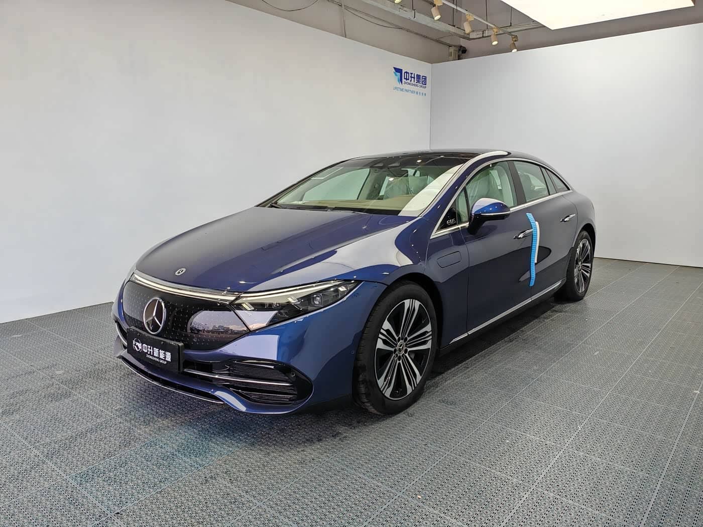 Mercedes-Benz EQS
