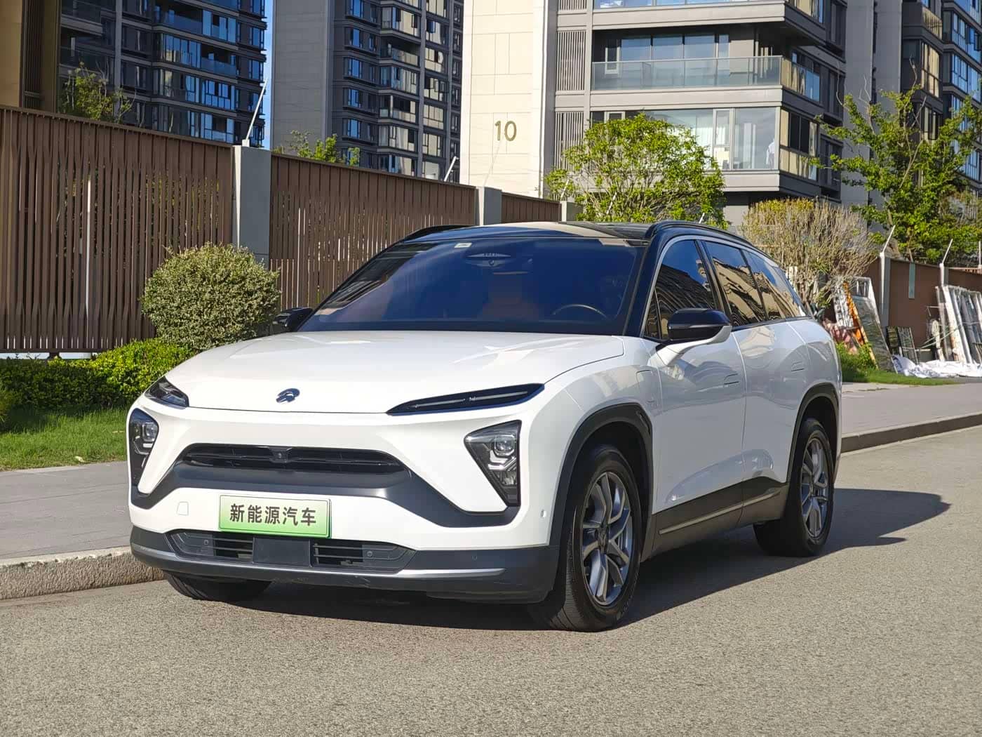 NIO ES6
