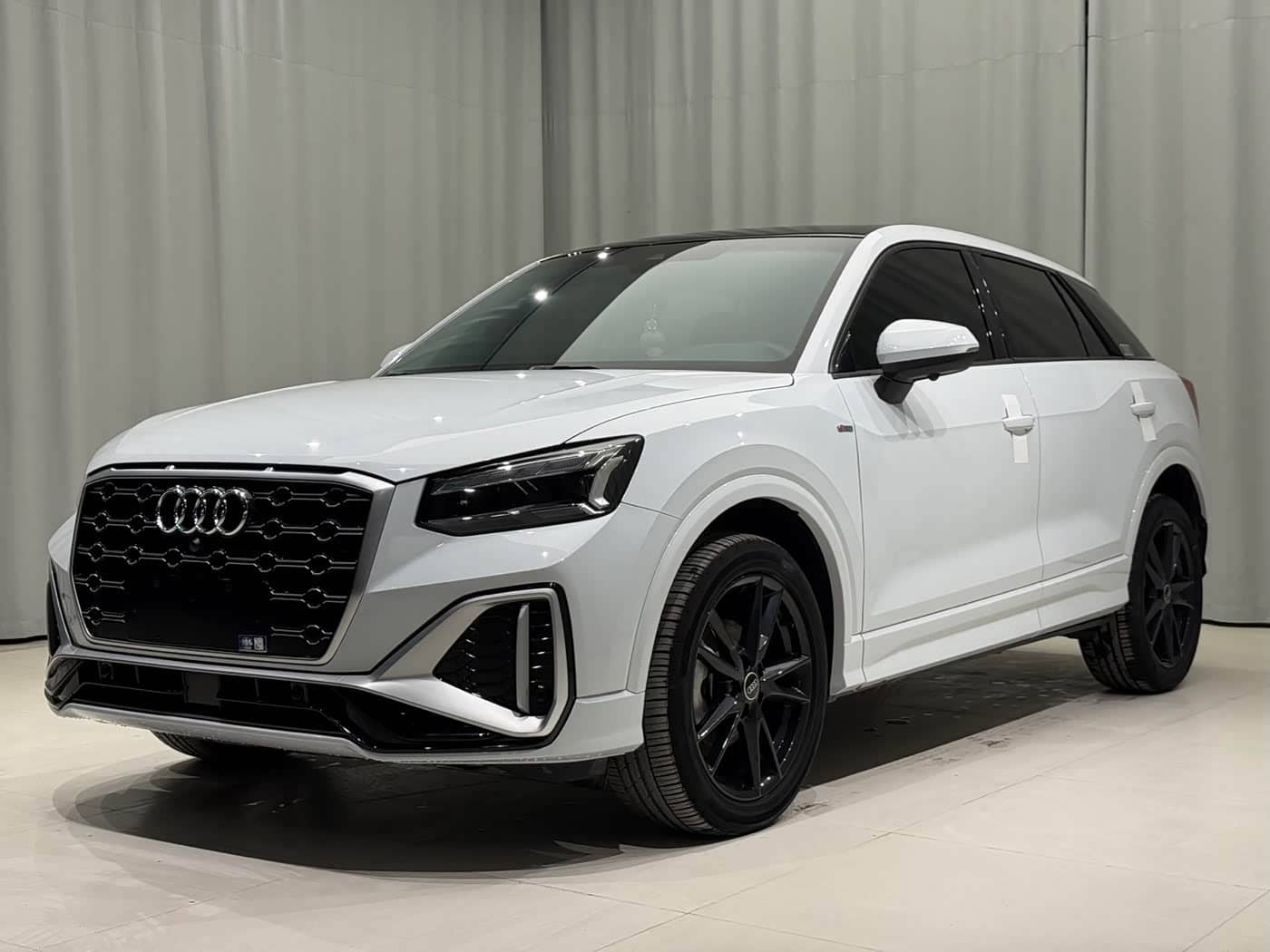 Audi Q2L