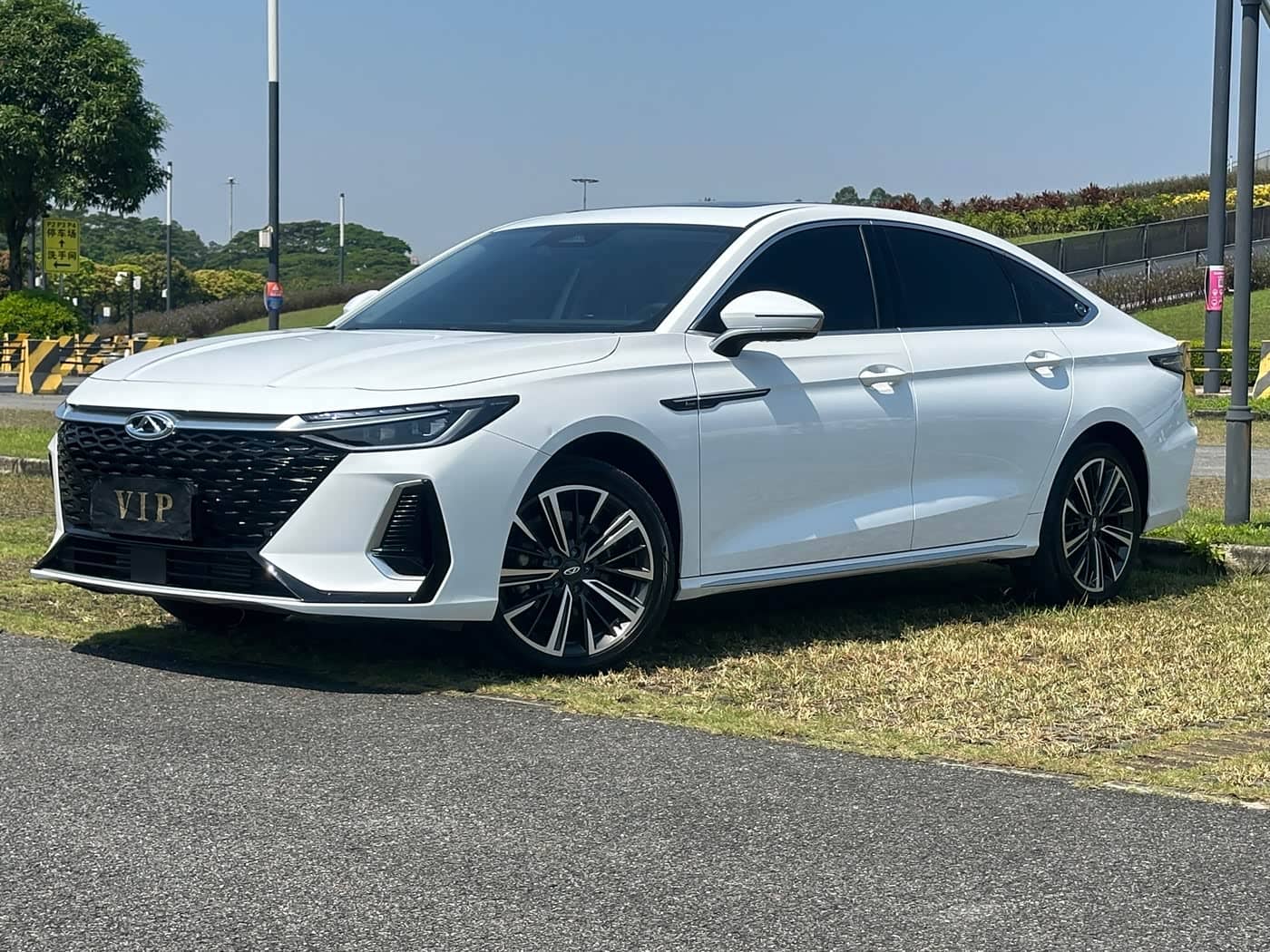 Chery Arrizo 8