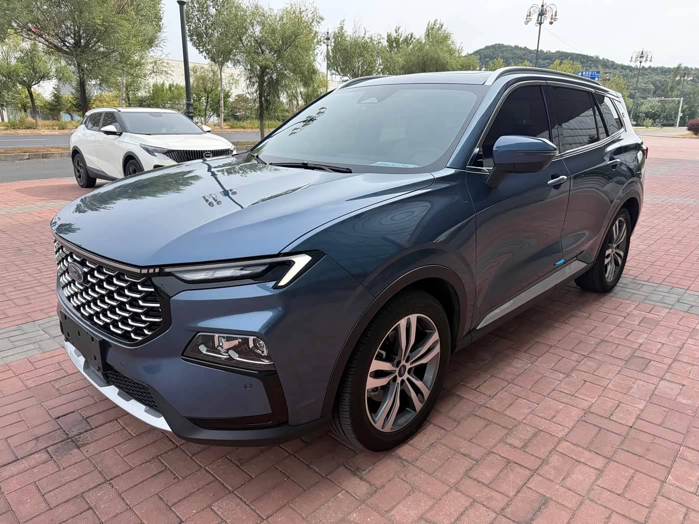 Ford Lingrui