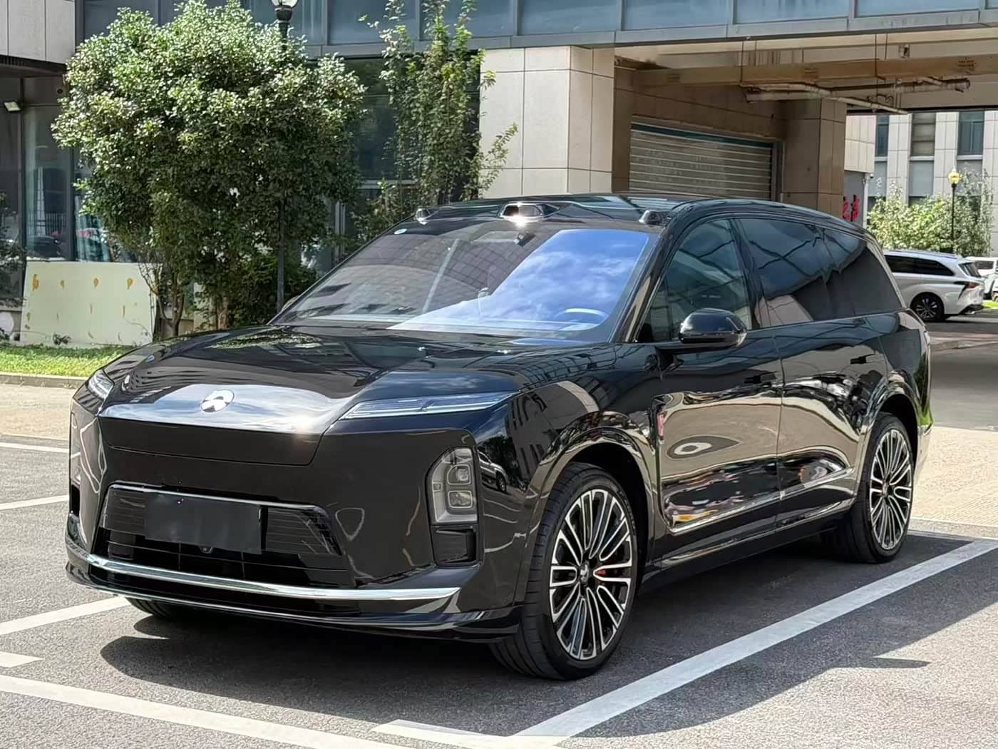 NIO ES8
