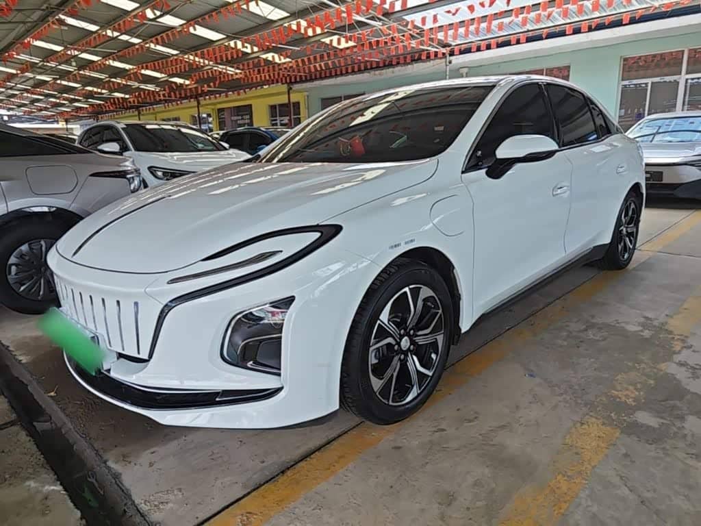 Hongqi E-QM5