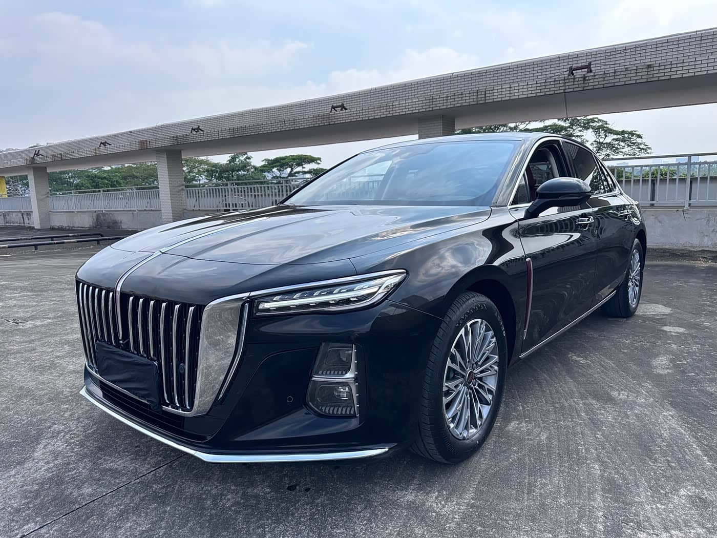Hongqi H5