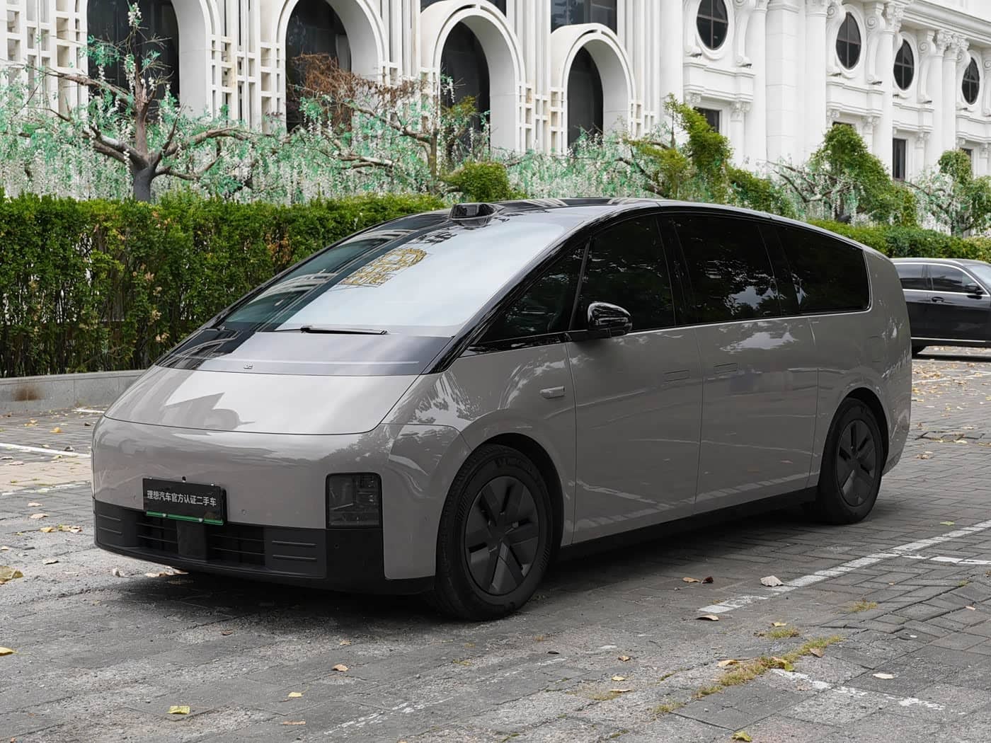 Li Auto MEGA