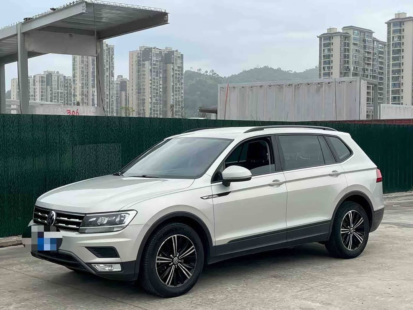 Volkswagen Tiguan L