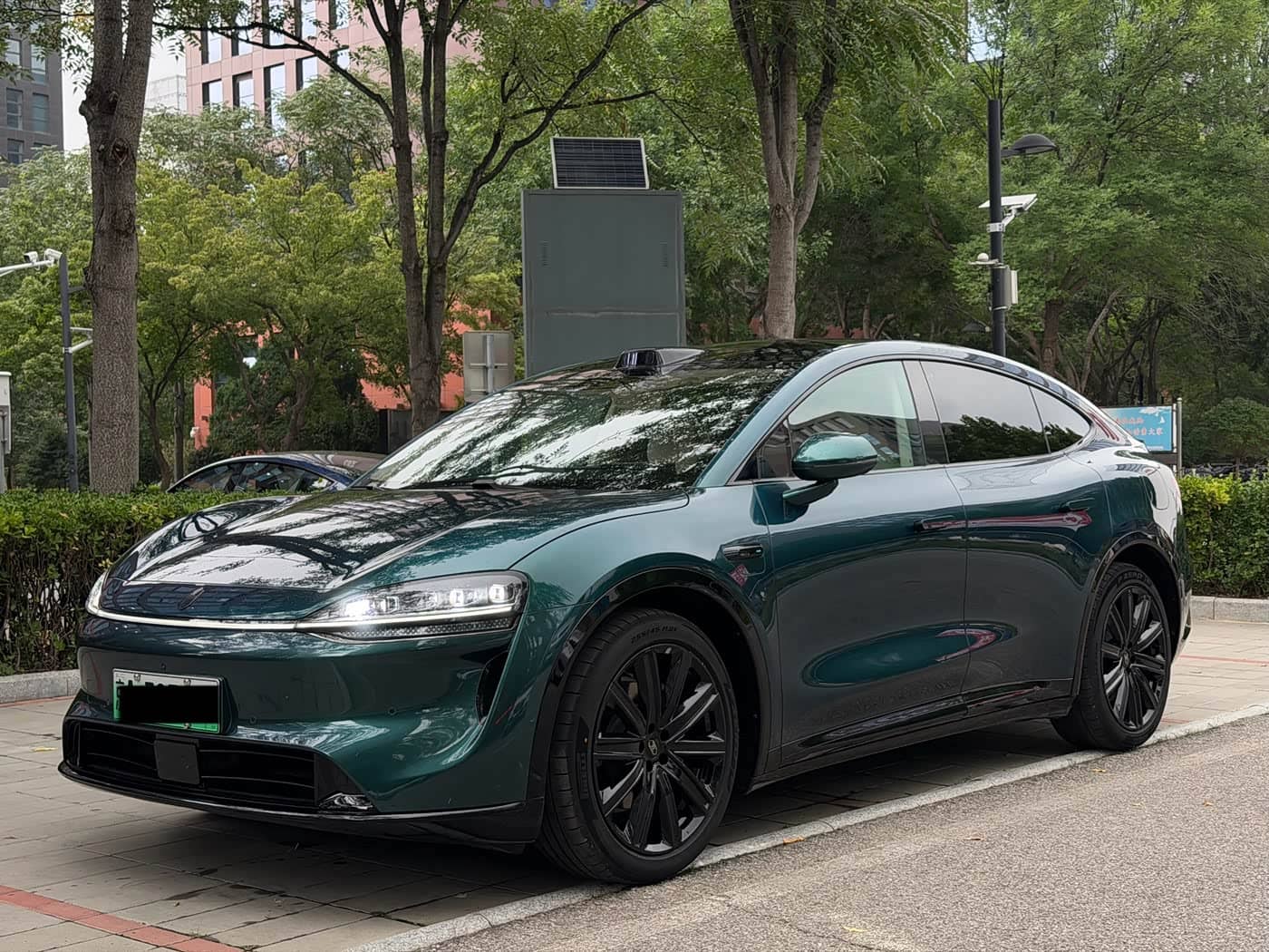 Zhijie Luxeed R7
