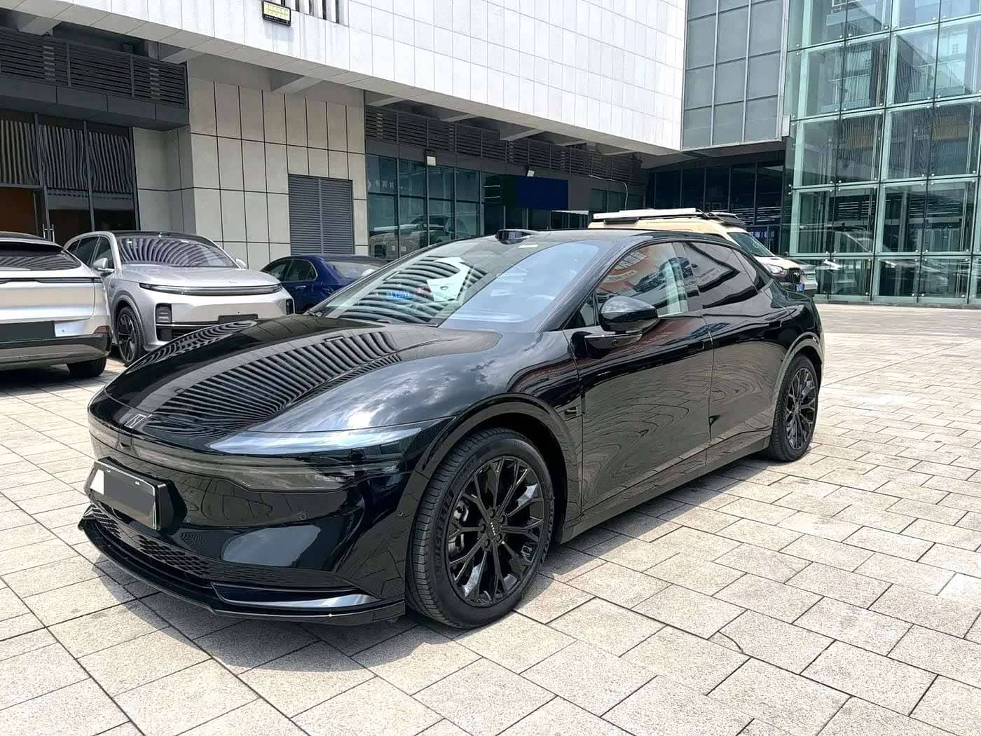 ZEEKR 007