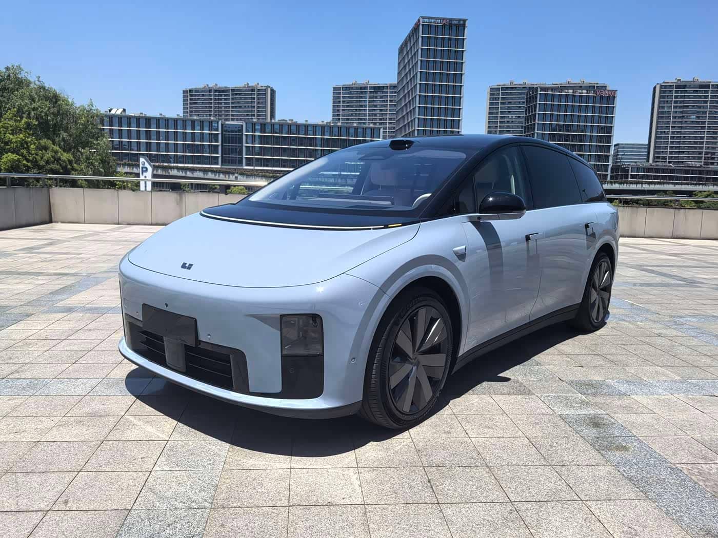 Li Auto Li i8