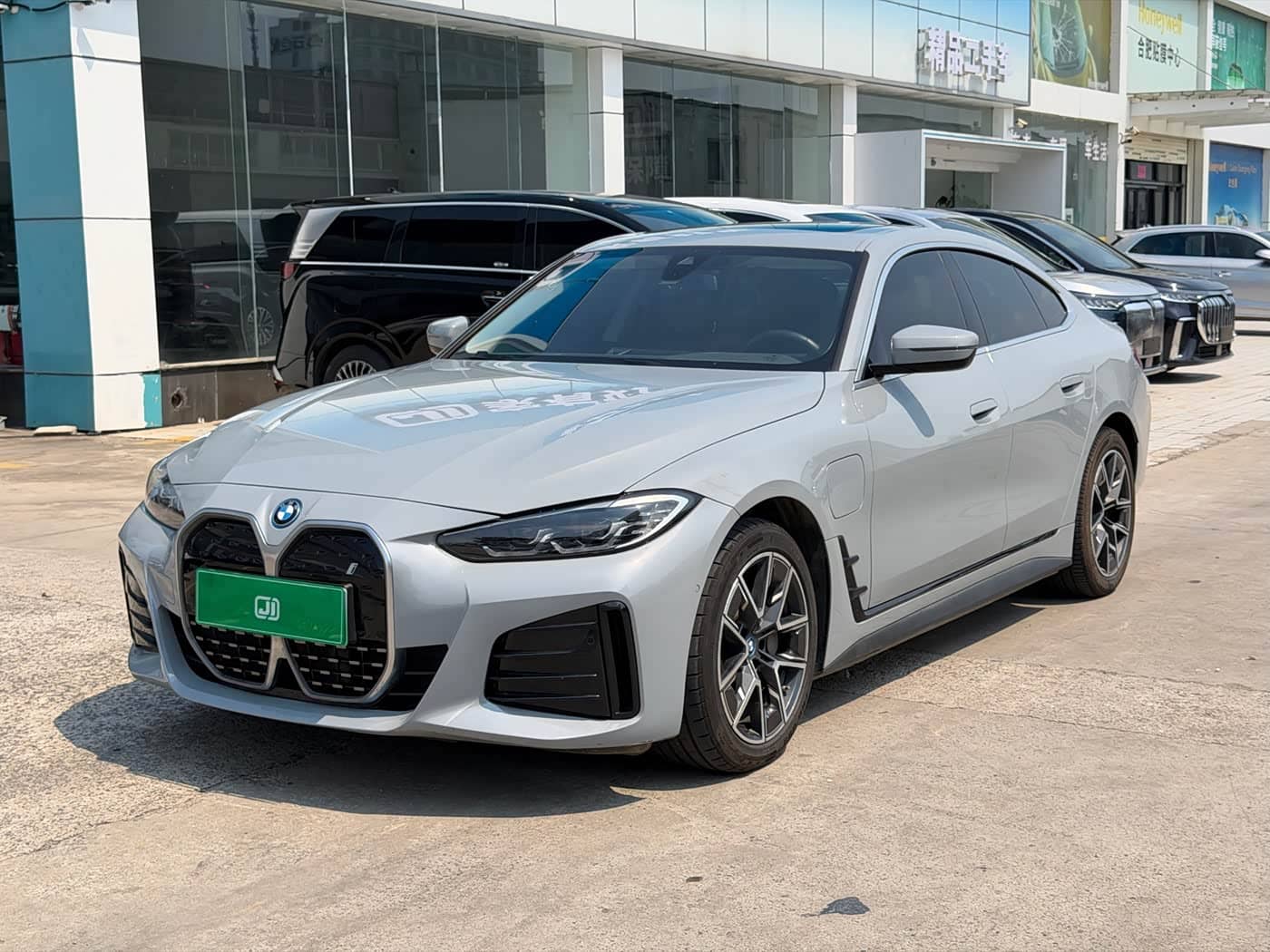 BMW i4