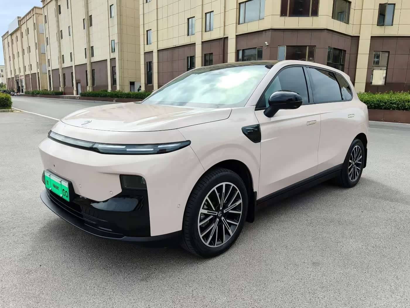 Leapmotor B10