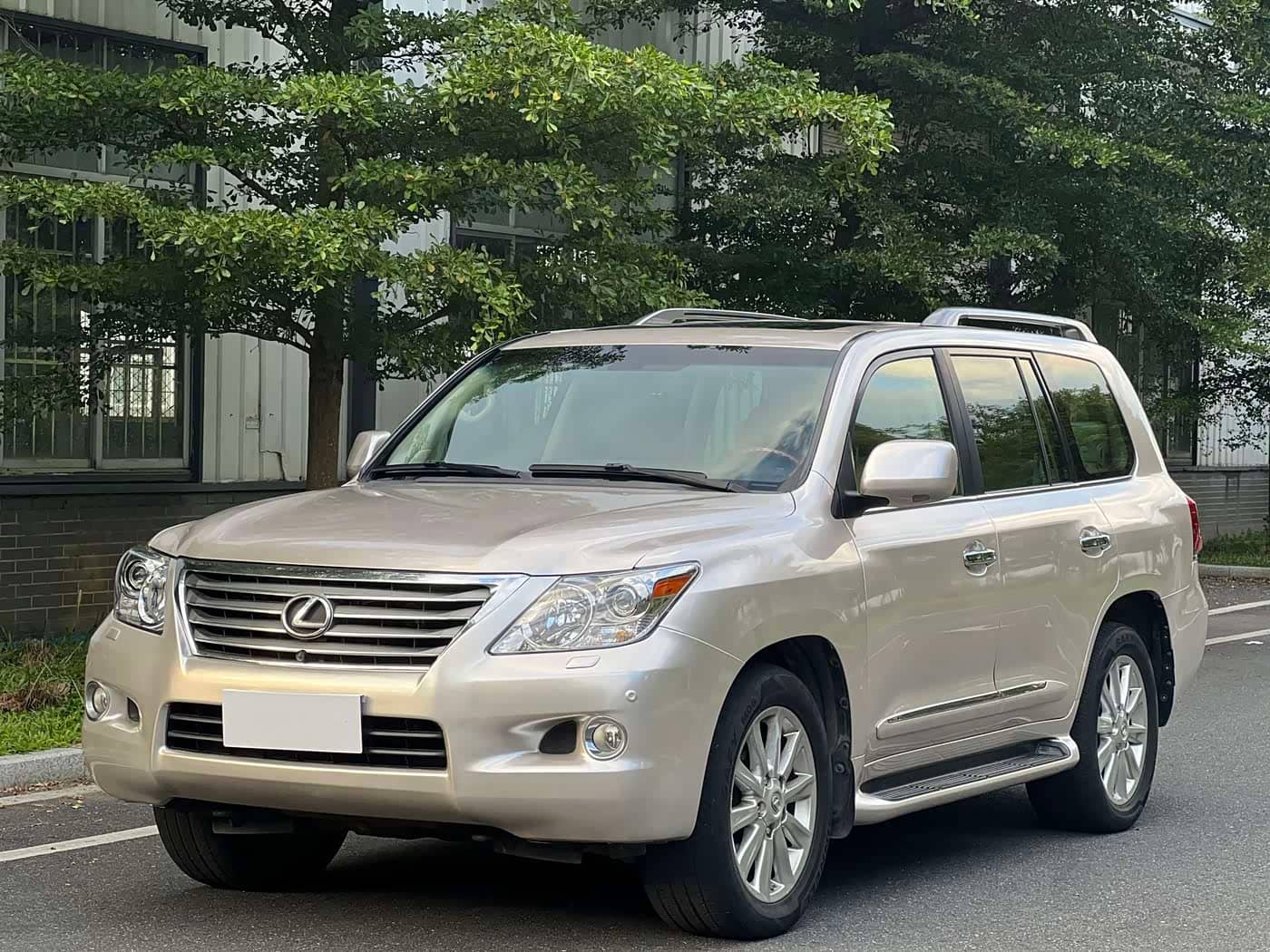 Lexus LX