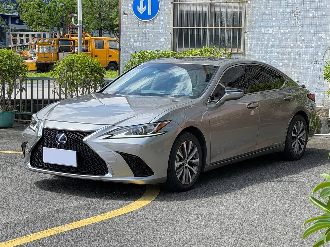 Lexus ES