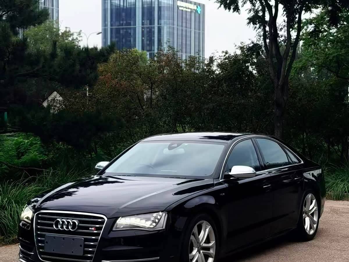 Audi S8