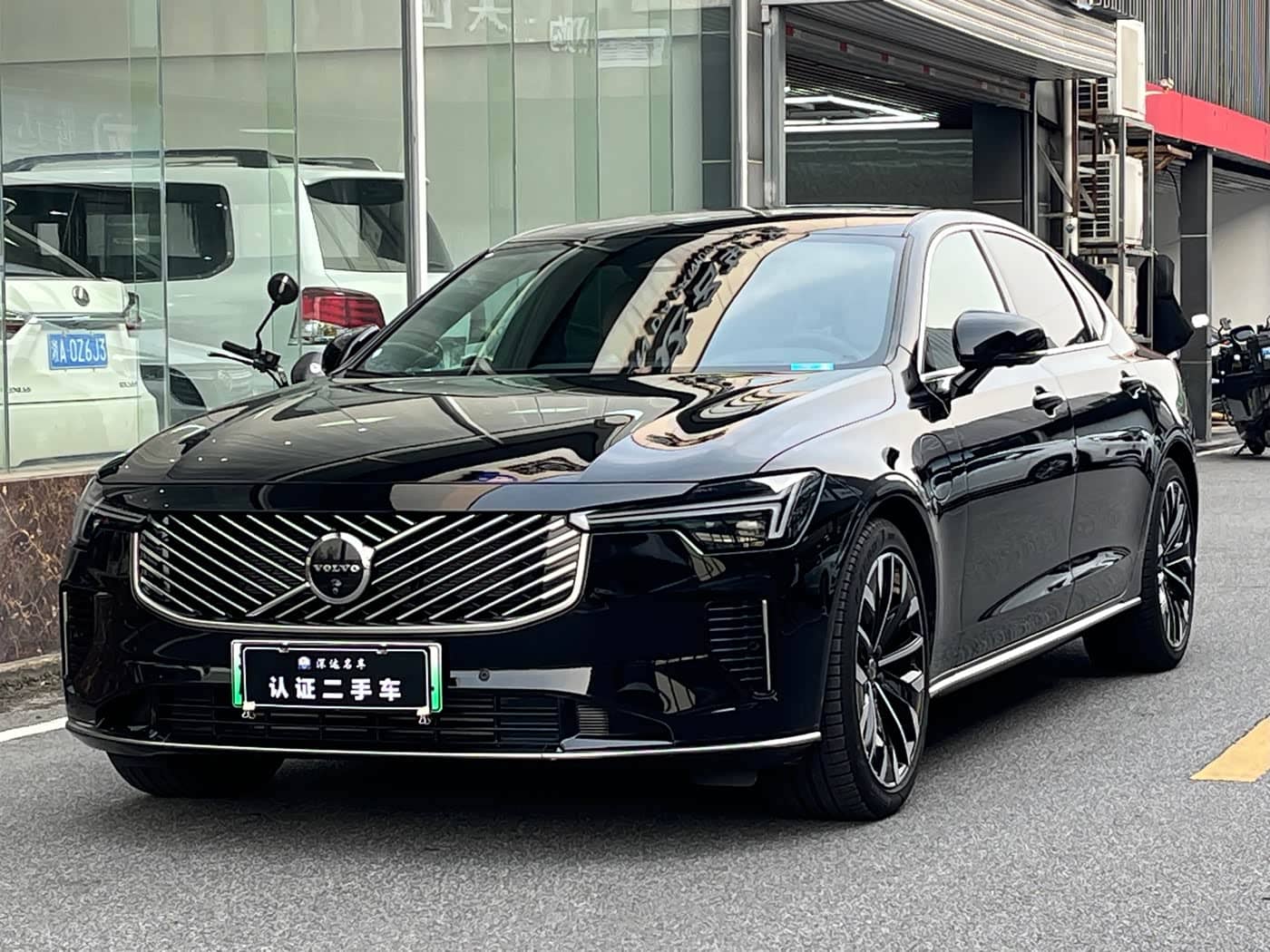 Volvo S90 Plug-in Hybrid
