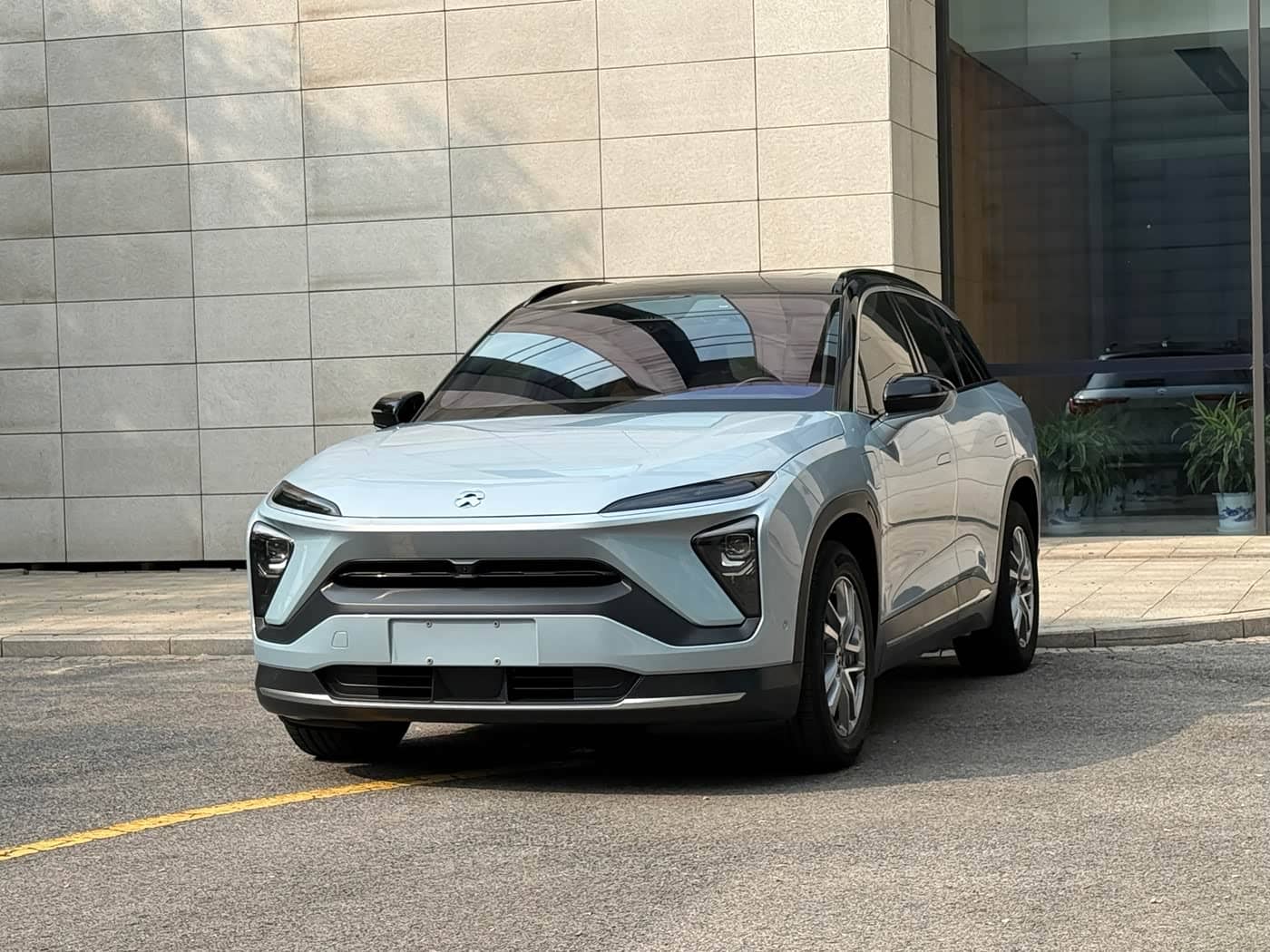 NIO ES6