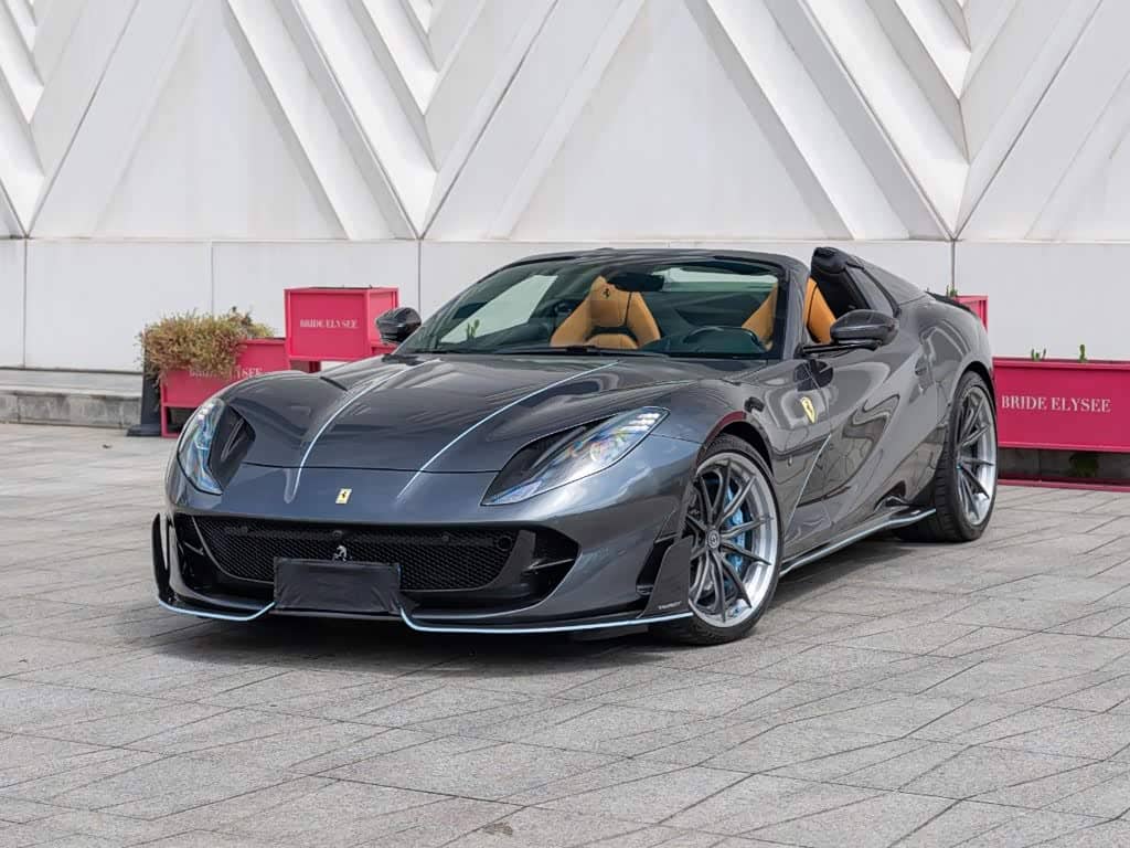 Ferrari 812