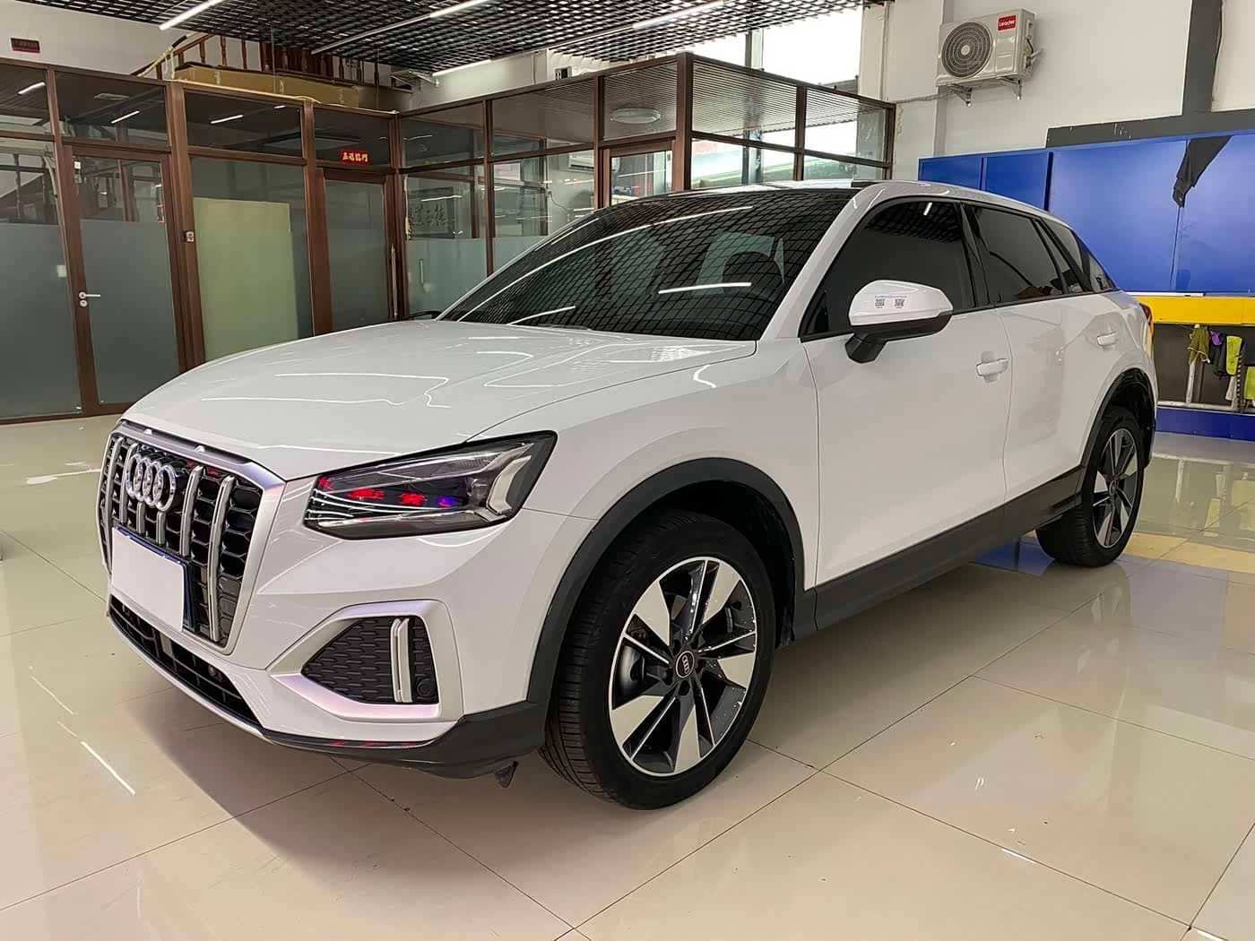 Audi Q2L