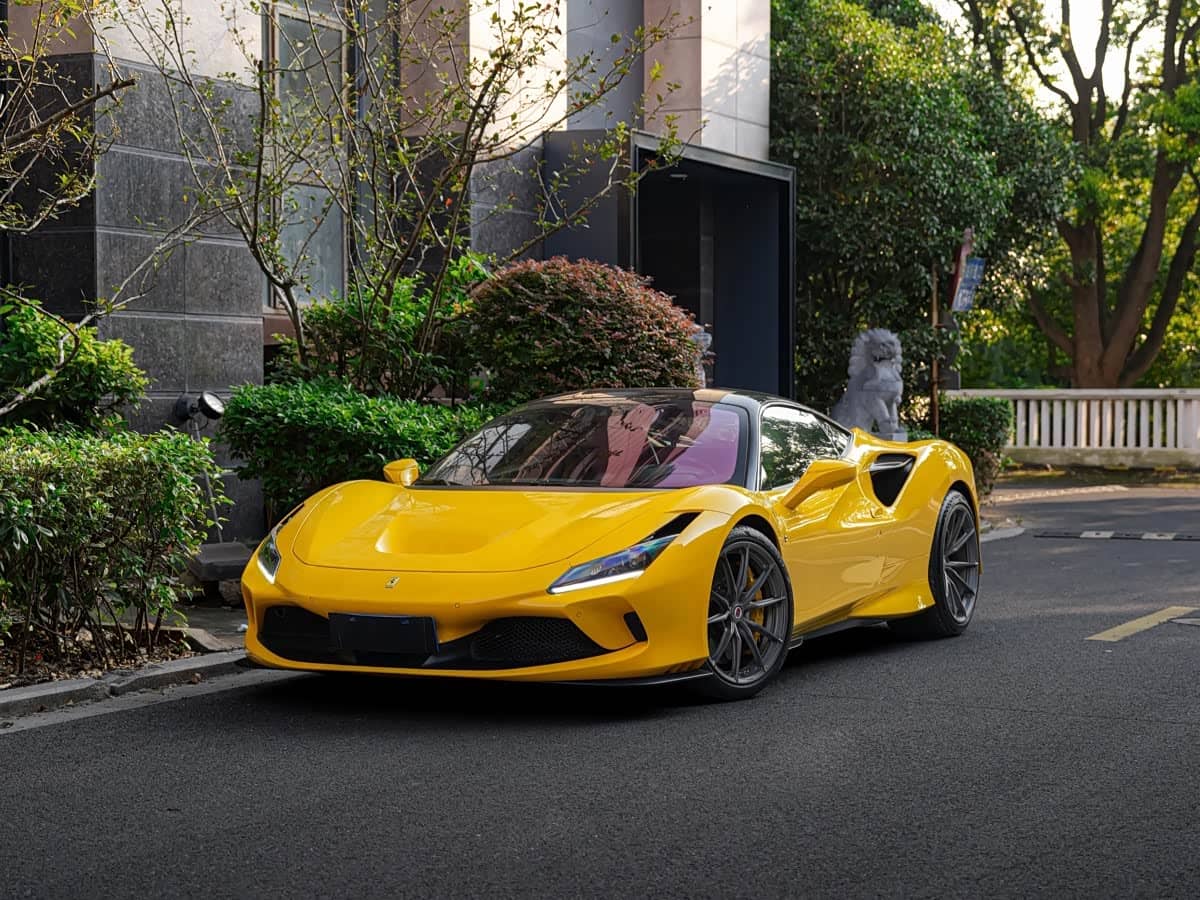 Ferrari F8