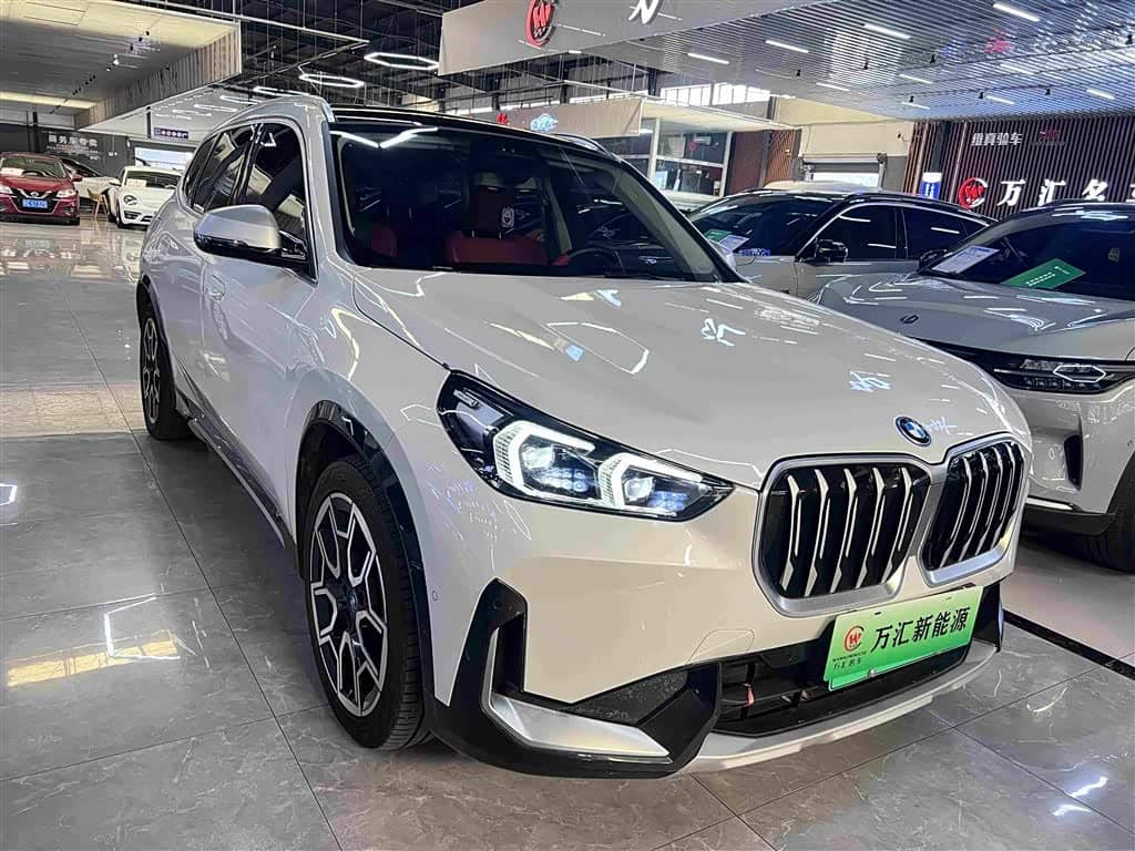 BMW iX1