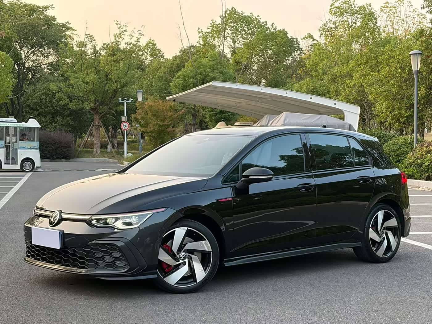 Volkswagen Golf GTI