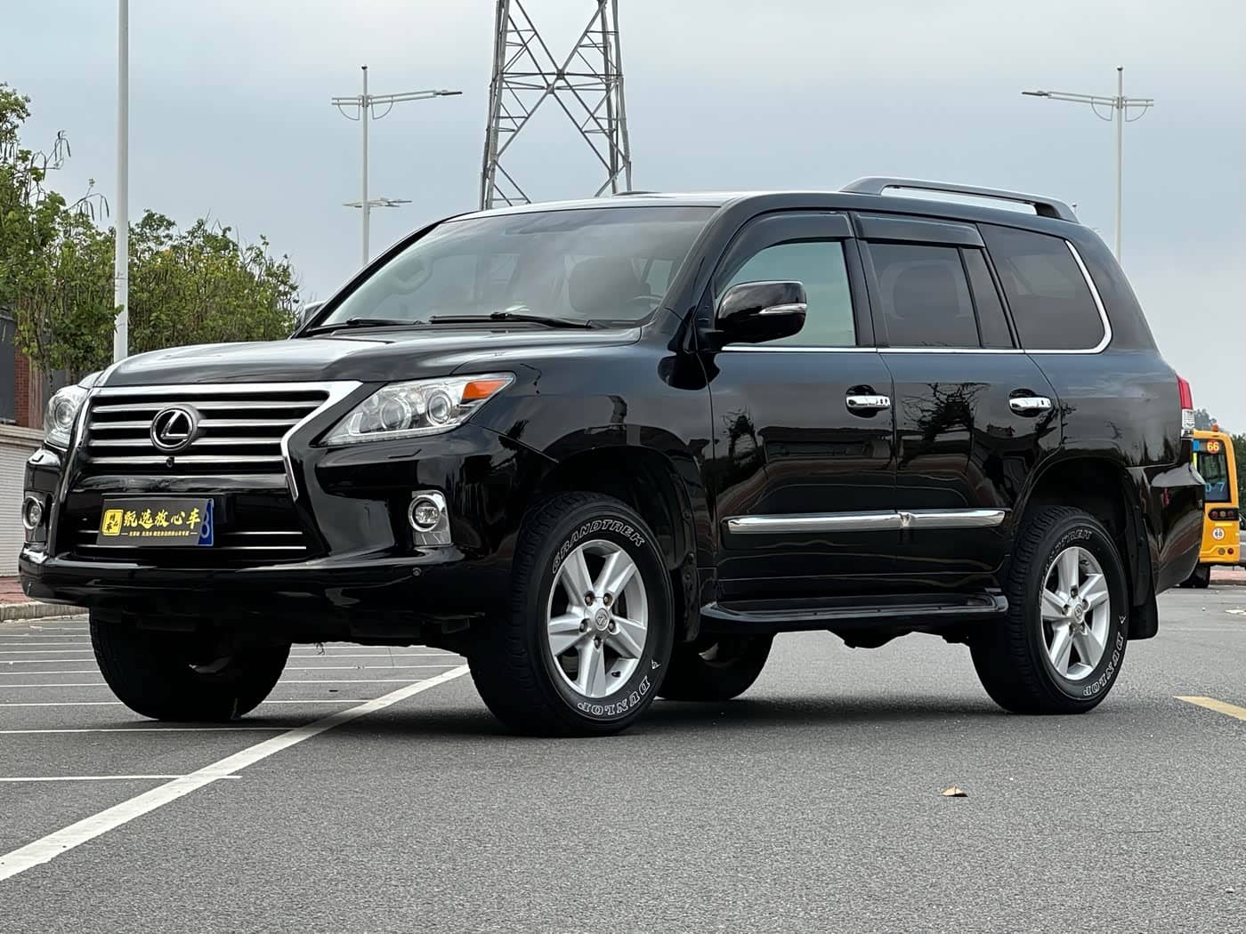 Lexus LX
