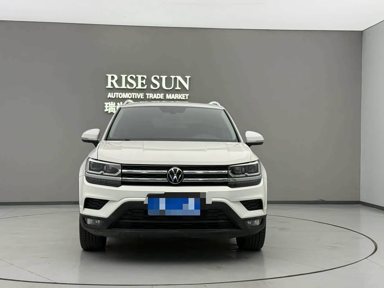 Volkswagen Tharu