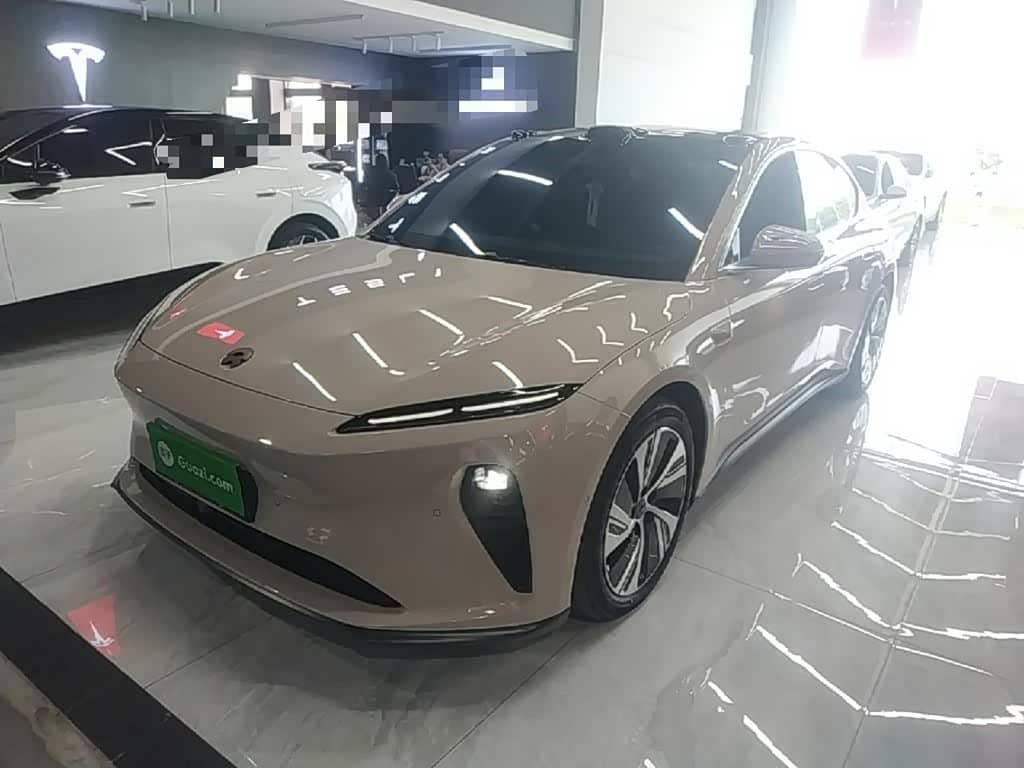 NIO ET5