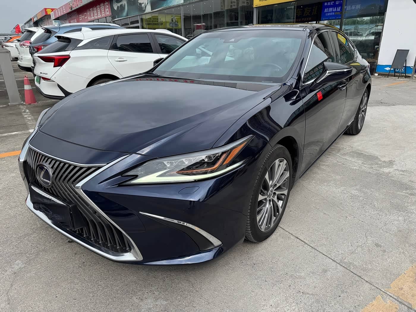 Lexus ES