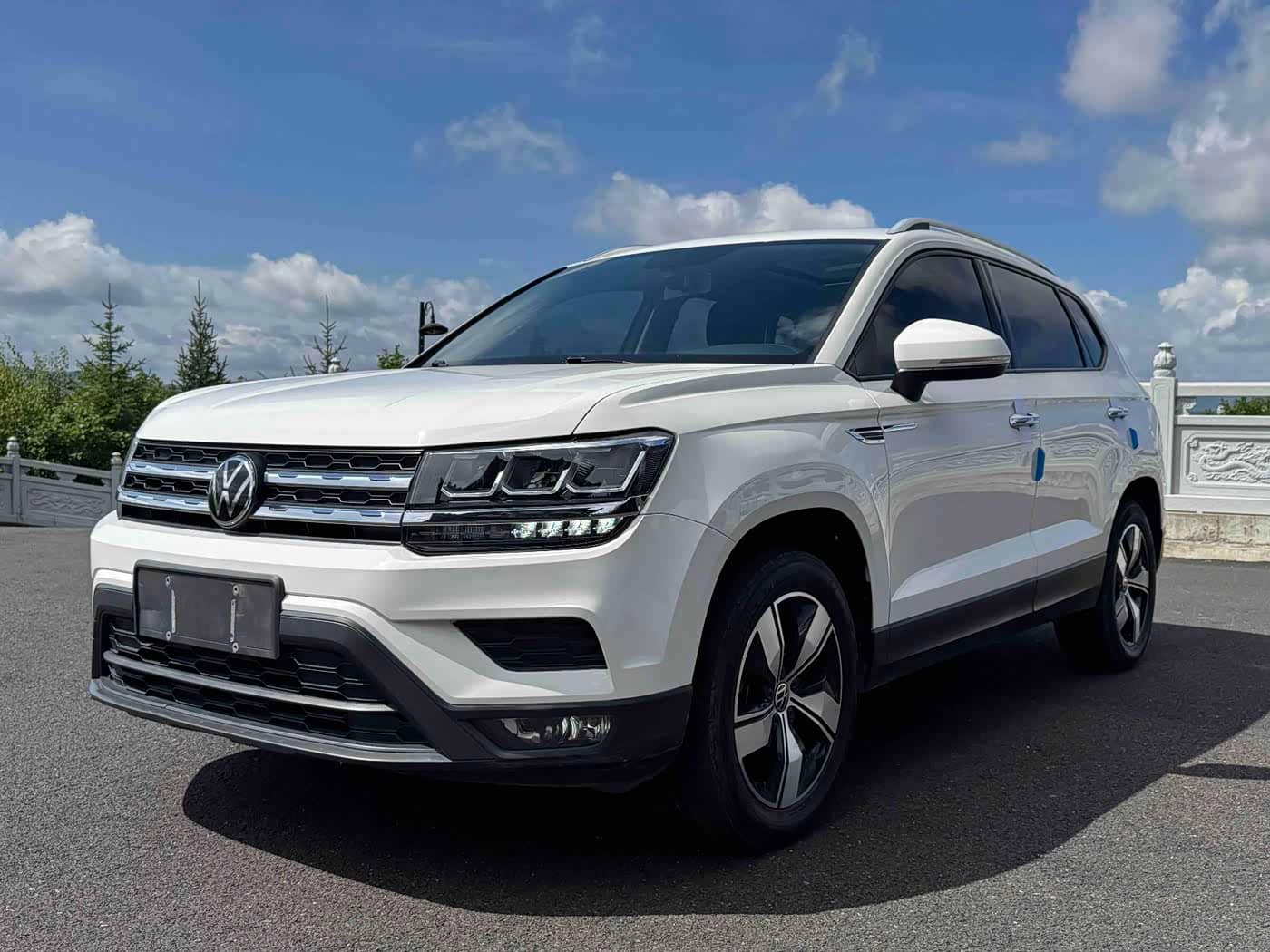 Volkswagen Tharu
