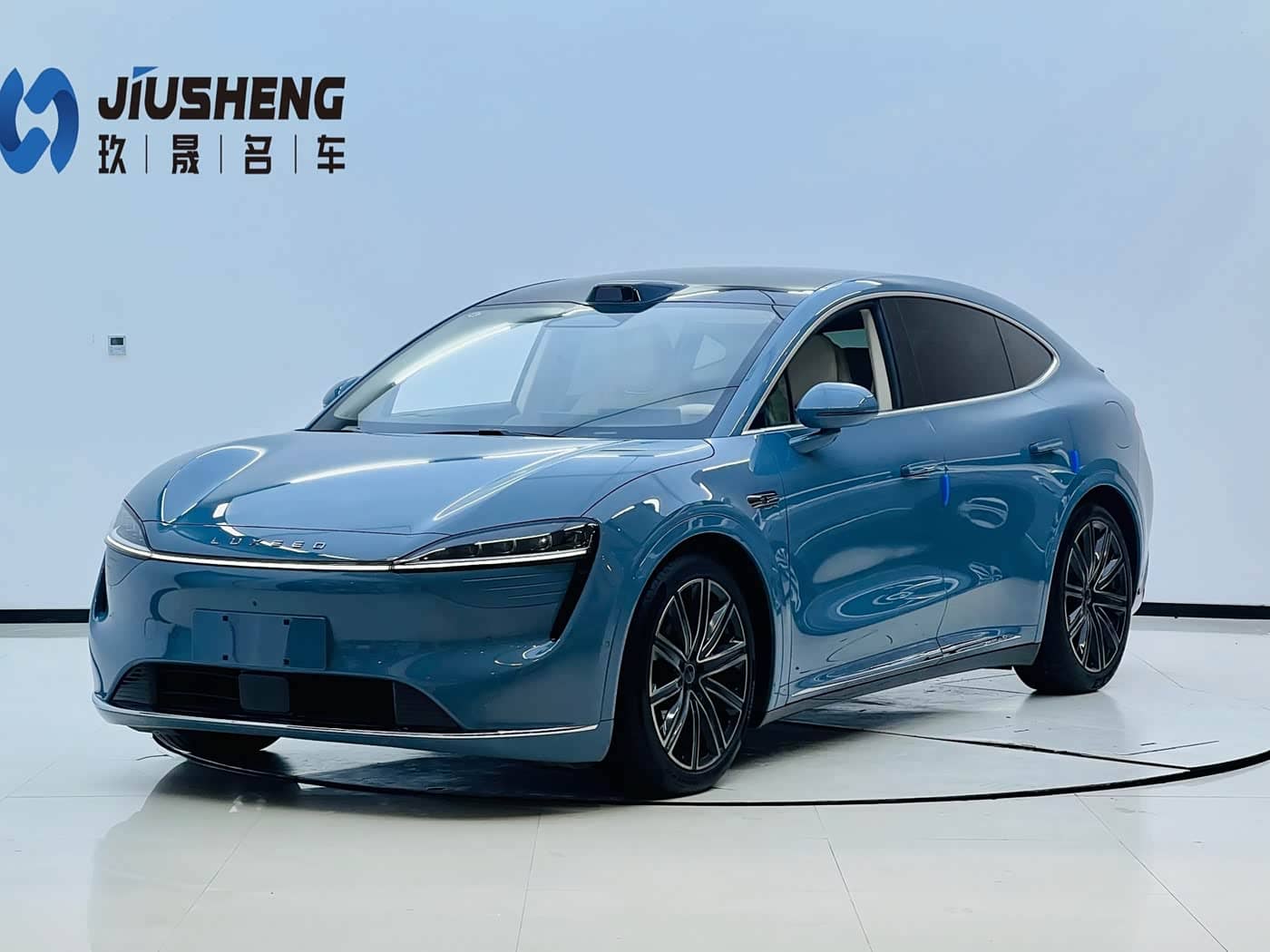 Zhijie Luxeed R7