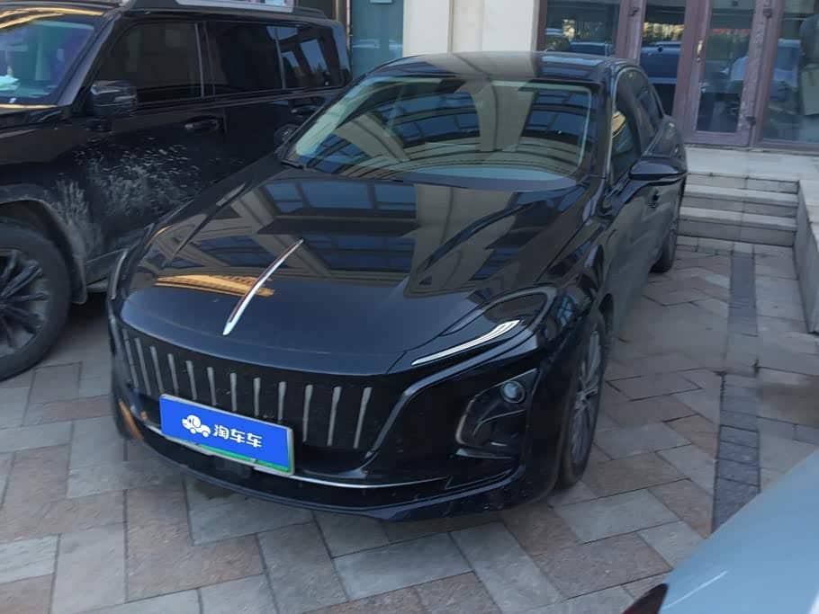 Hongqi E-QM5