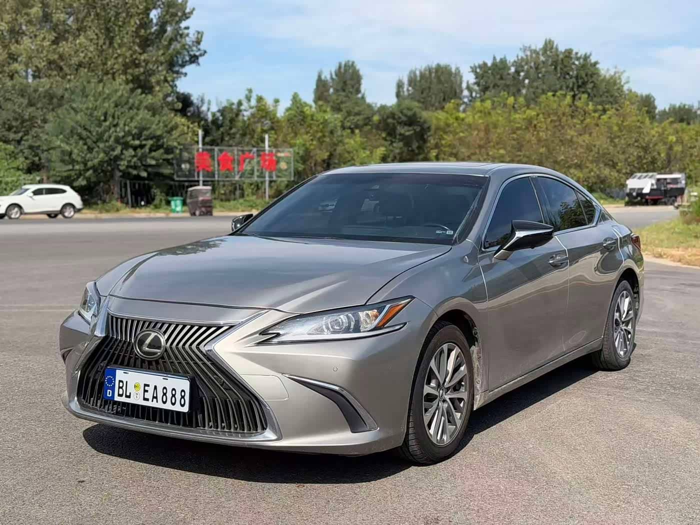 Lexus ES