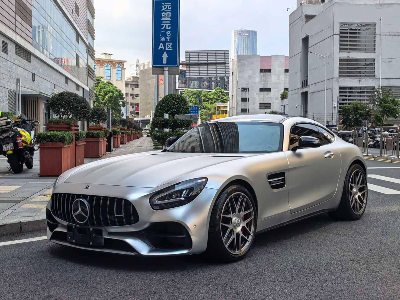 Mercedes-Benz AMG GT
