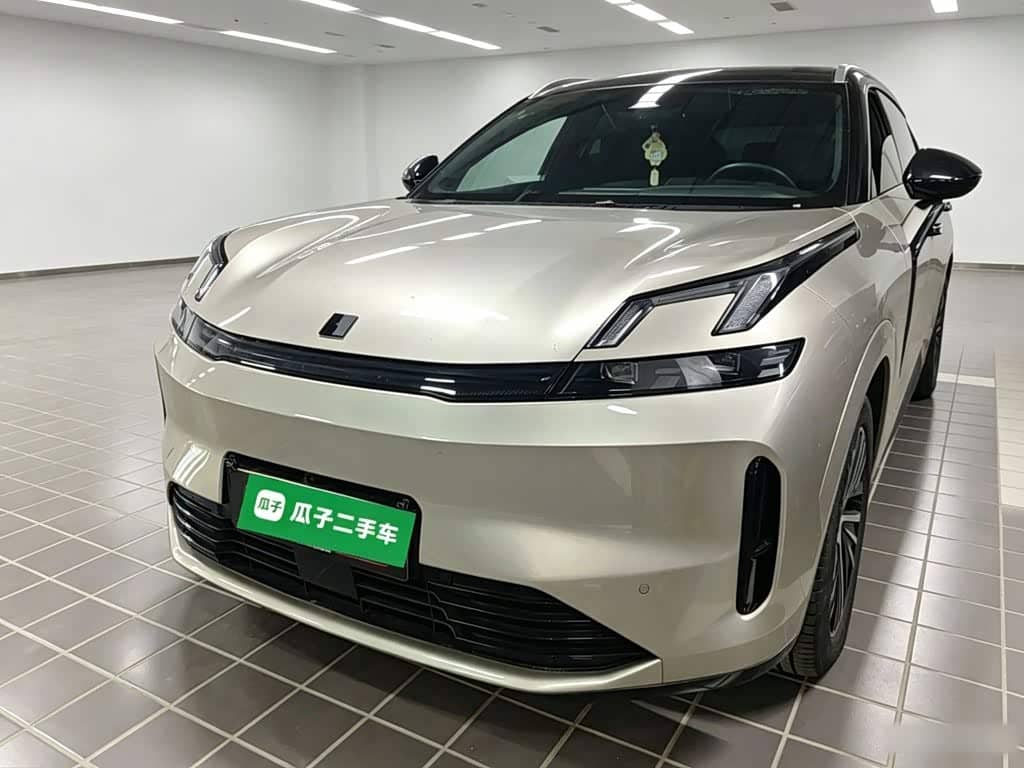 Lynk & Co 08 EM-P