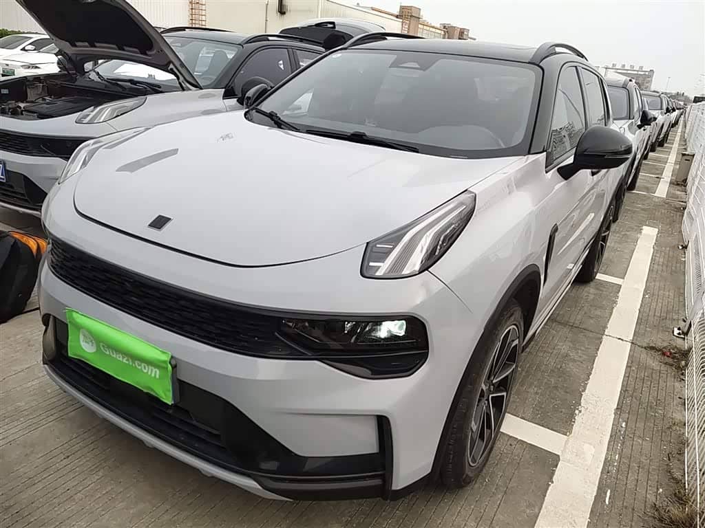Lynk & Co 01