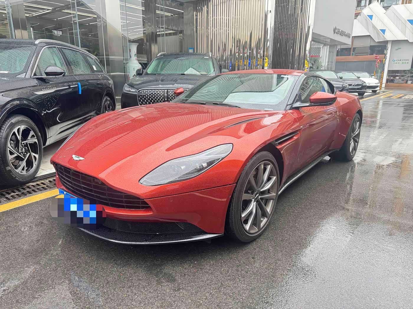 Aston Martin DB11