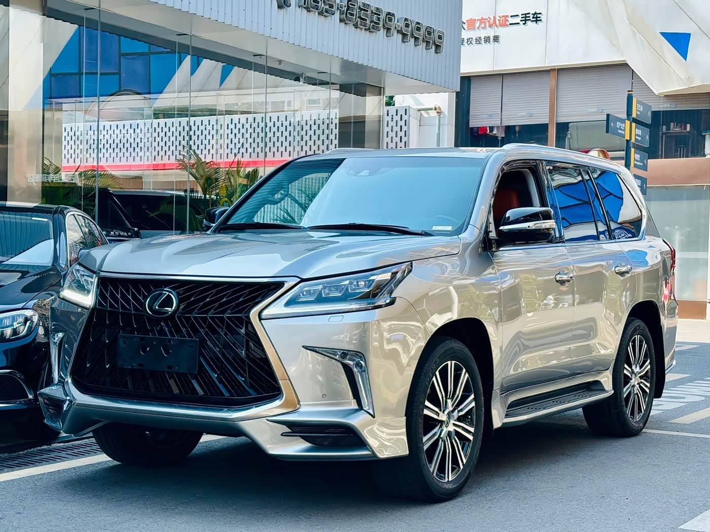 Lexus LX