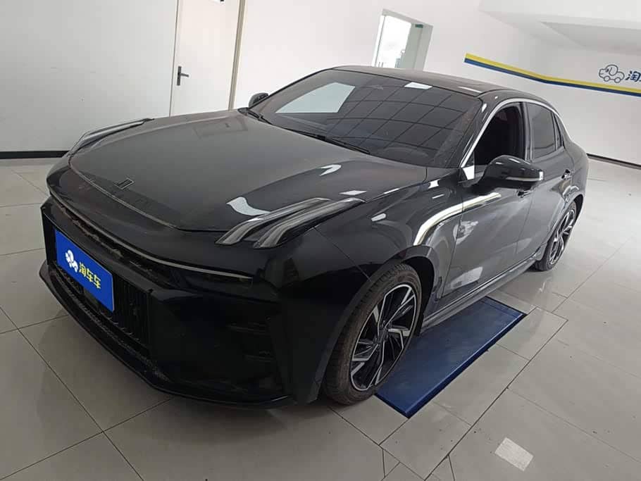 Lynk & Co 03