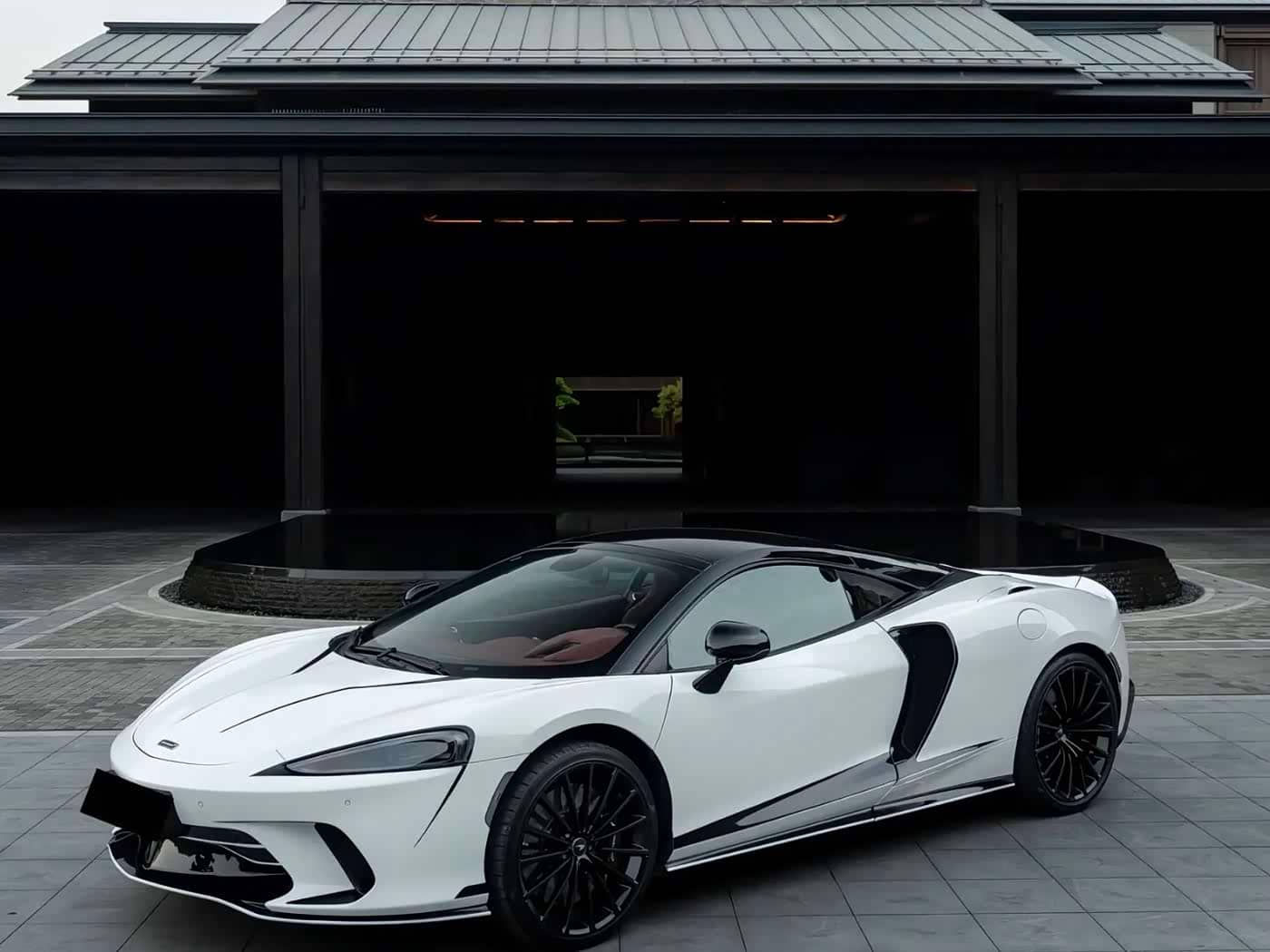 McLaren GT