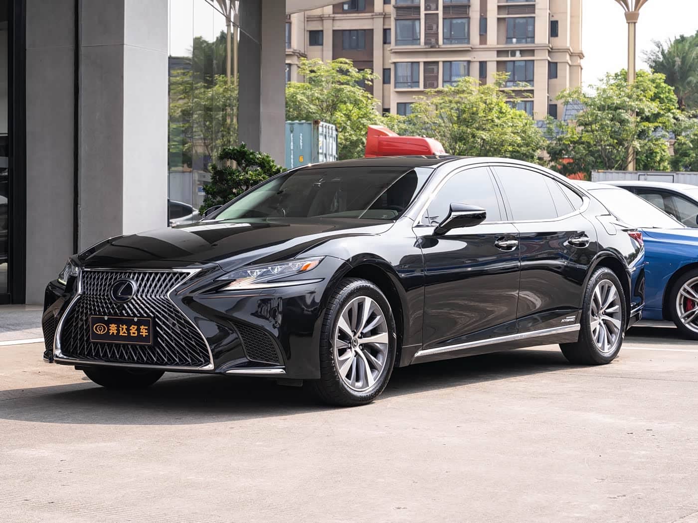 Lexus LS