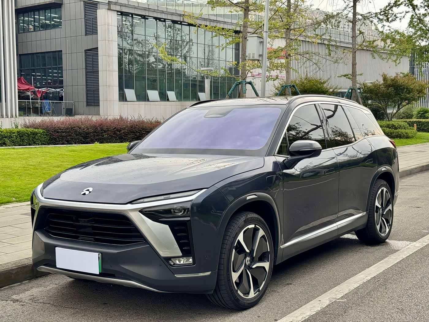 NIO ES8