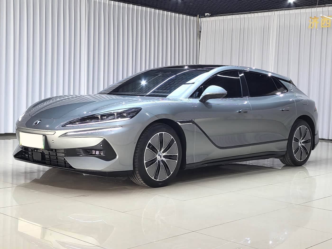 Denza Z9GT