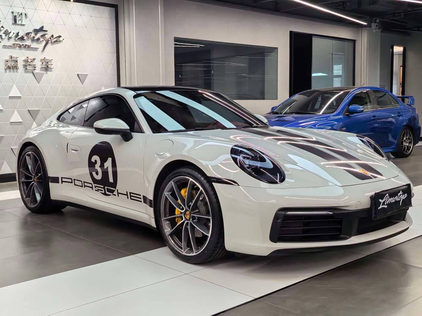 Porsche 911