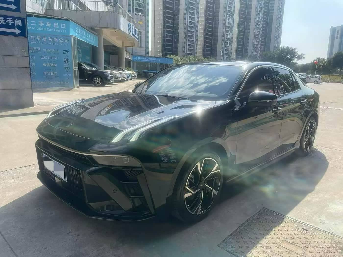 Lynk & Co 03