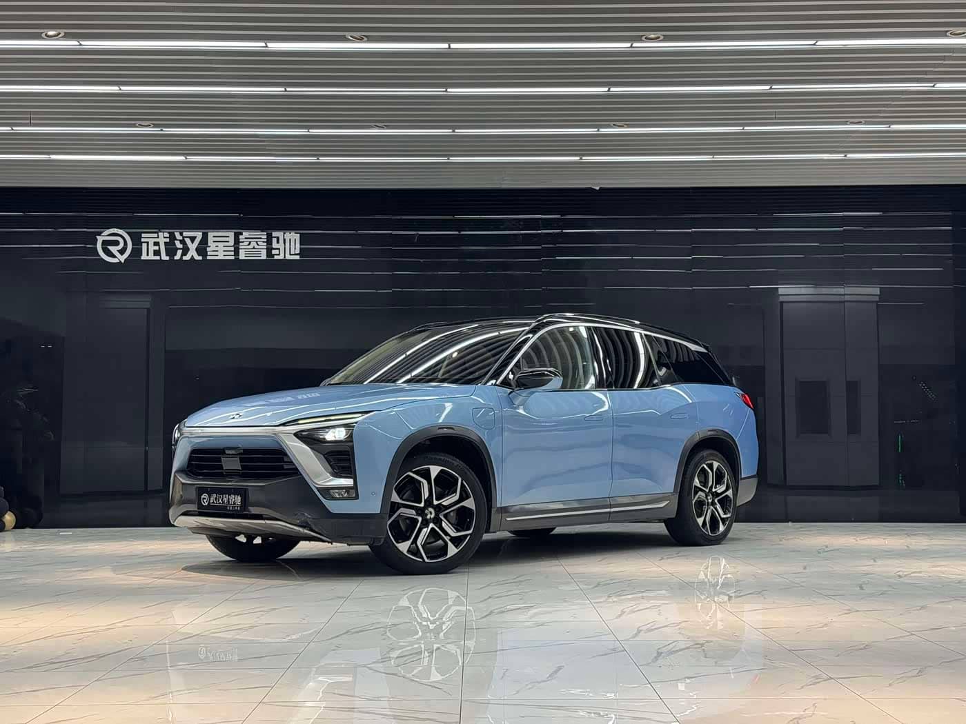 NIO ES8