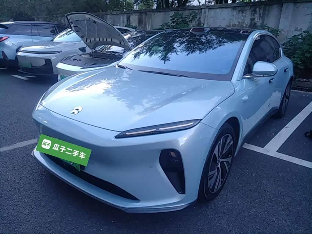 NIO ET5